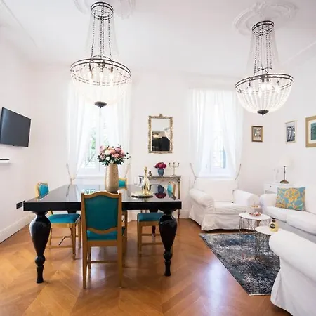 Luxurious Bella Lux In Center With Free Parking Included! Apartmán *