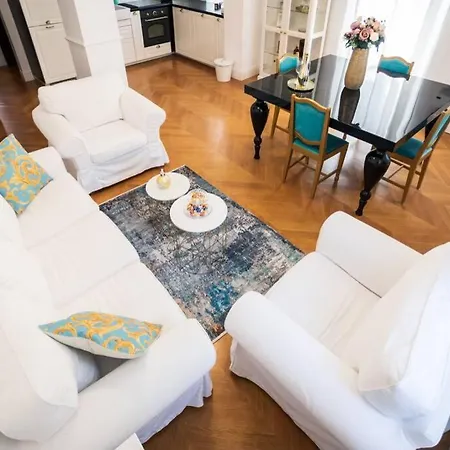 Apartment Luxurious Bella Lux In Center With Free Parking Included! *