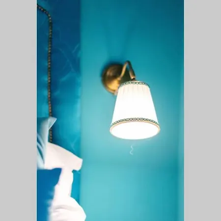 Luxurious Bella Lux In Center With Free Parking Included! *